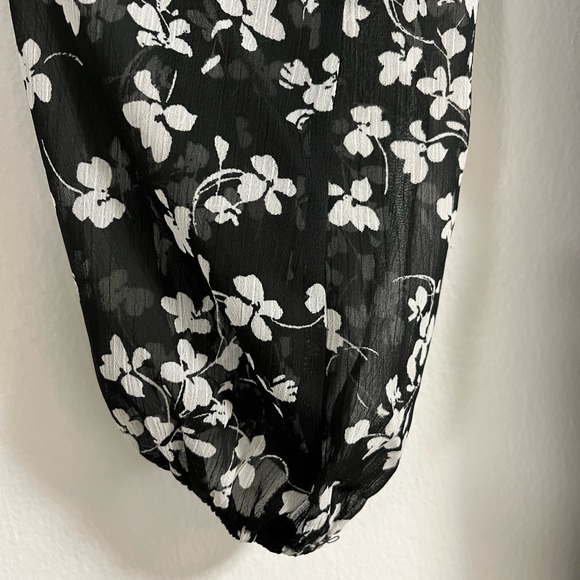 NWOT Aqua Midi Flounce Dress by Bloomingdale’s -black white floral - Size Small - Picture 4 of 11
